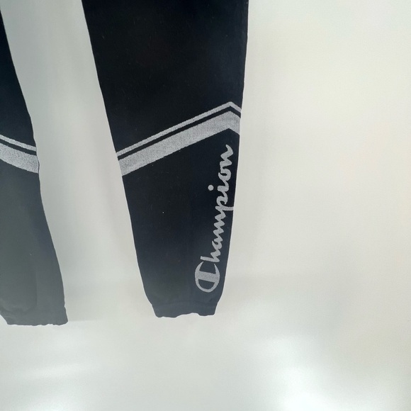 Champion Women's Sweatshirt Chevron Tight Athletic Black Size M - Picture 4 of 8